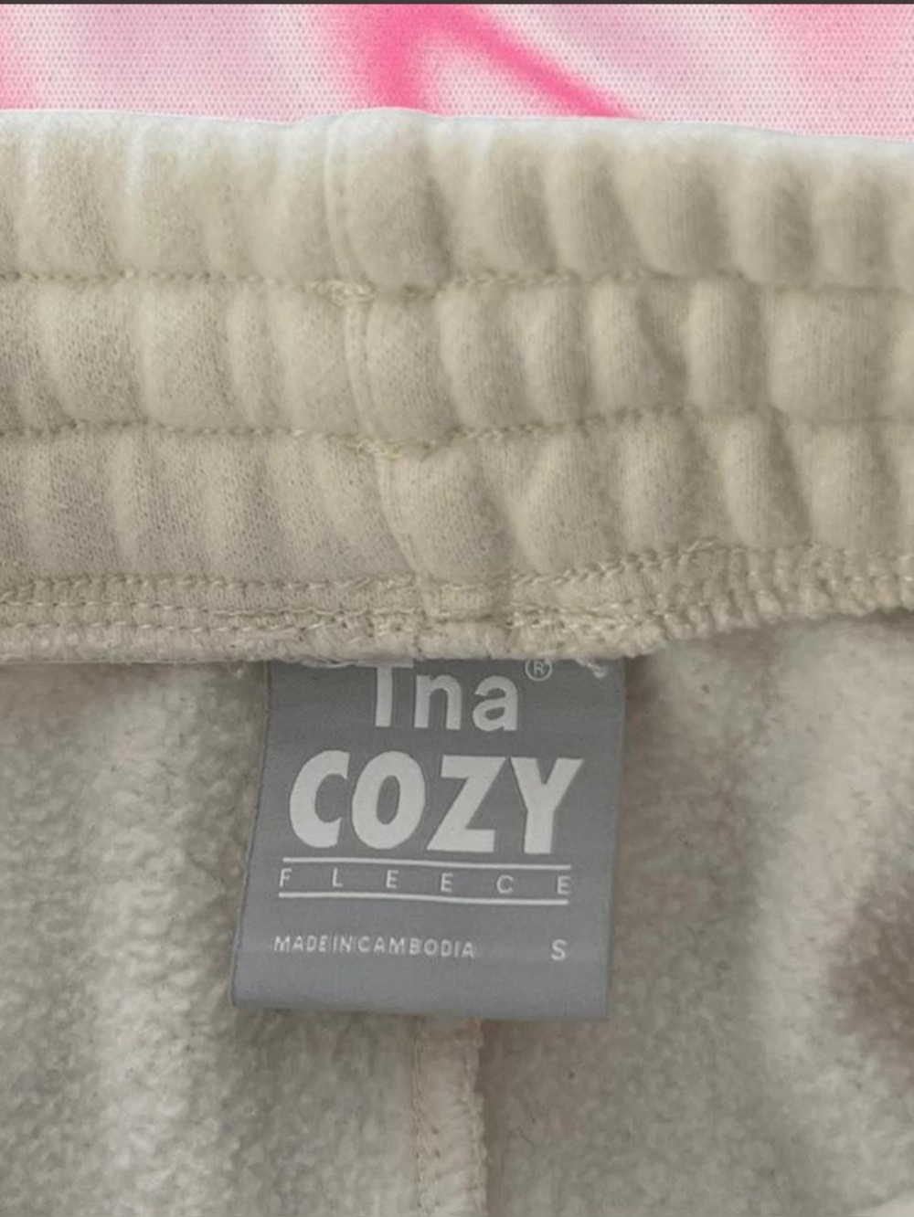 Aritzia Cream TNA Cozy Fleece Shorts with pockets - Picture 3 of 5